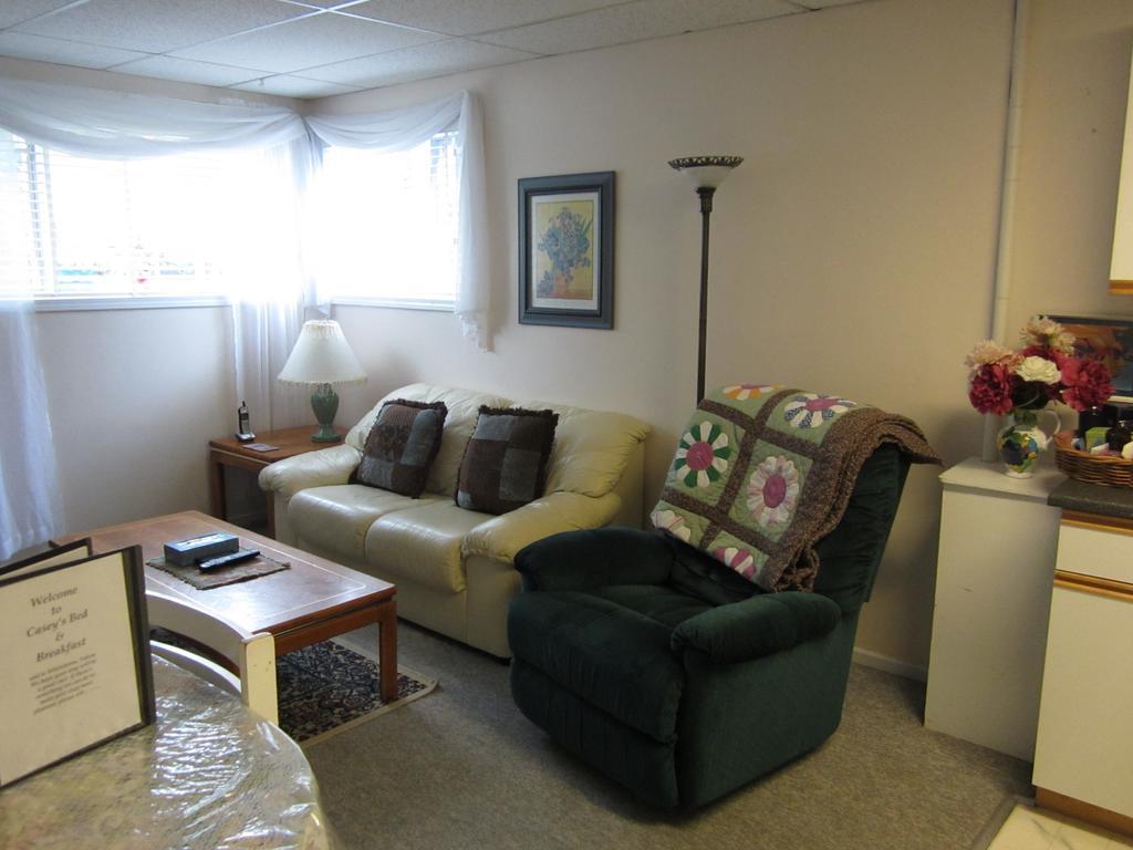 Casey'S Bed & Breakfast Whitehorse Kamer foto